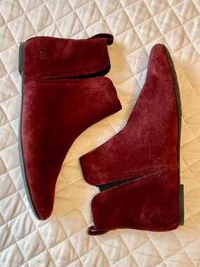 NEW Born Remo suede flat boots 9